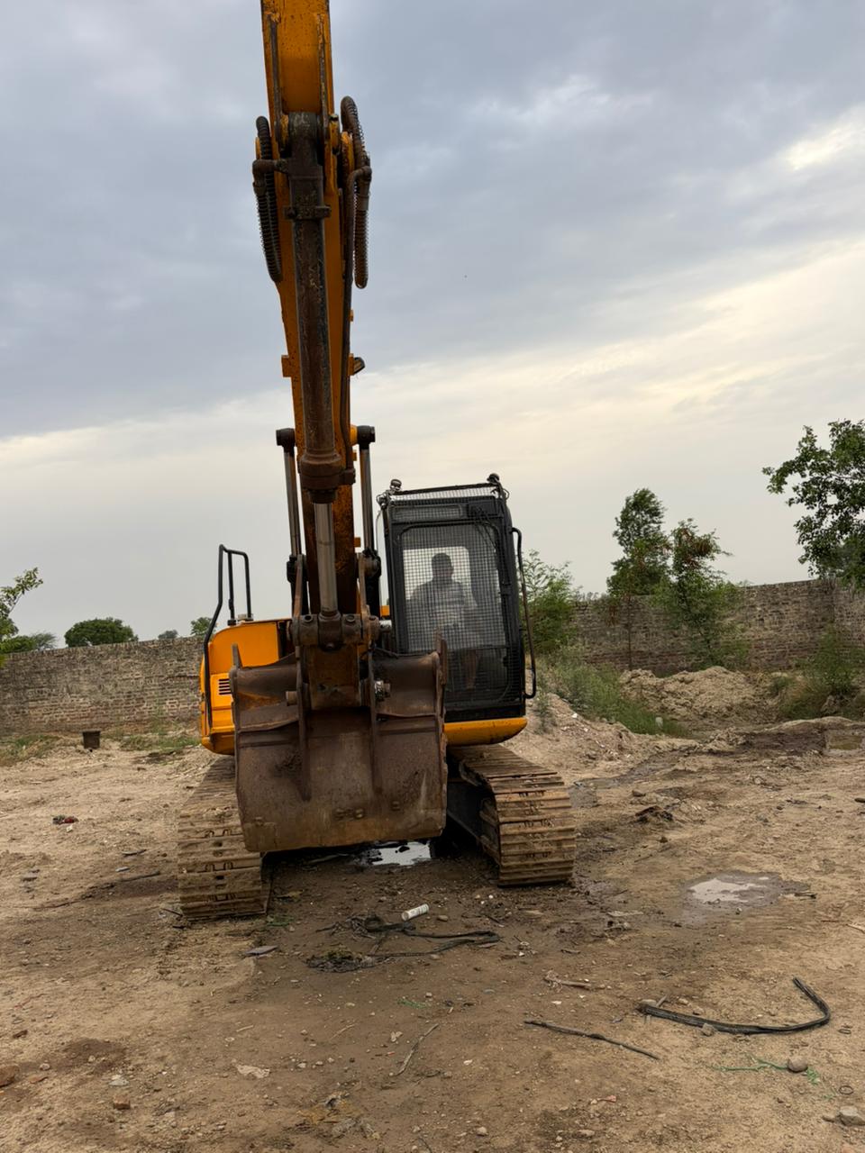 JCB JS140 Excavator (2021) photo 3